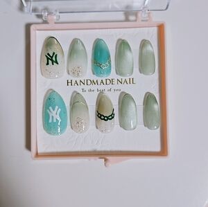Elegant  NY Green Handmade Press On Nails